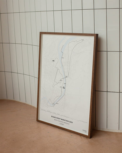 Mapa de la carrera Bilbao Night Maratón 2024 en decoración de pared - ideal para conmemorar el evento en Bilbao