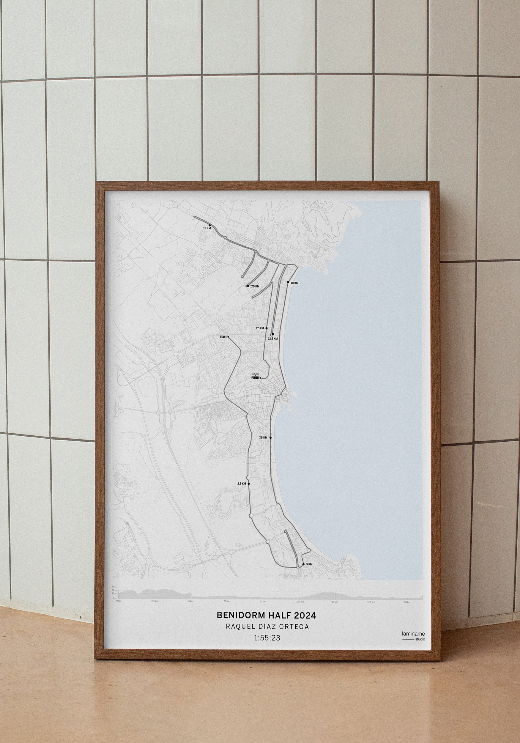 Mapa decorativo sin enmarcar de la Benidorm Half 2024, medio maratón por la costa