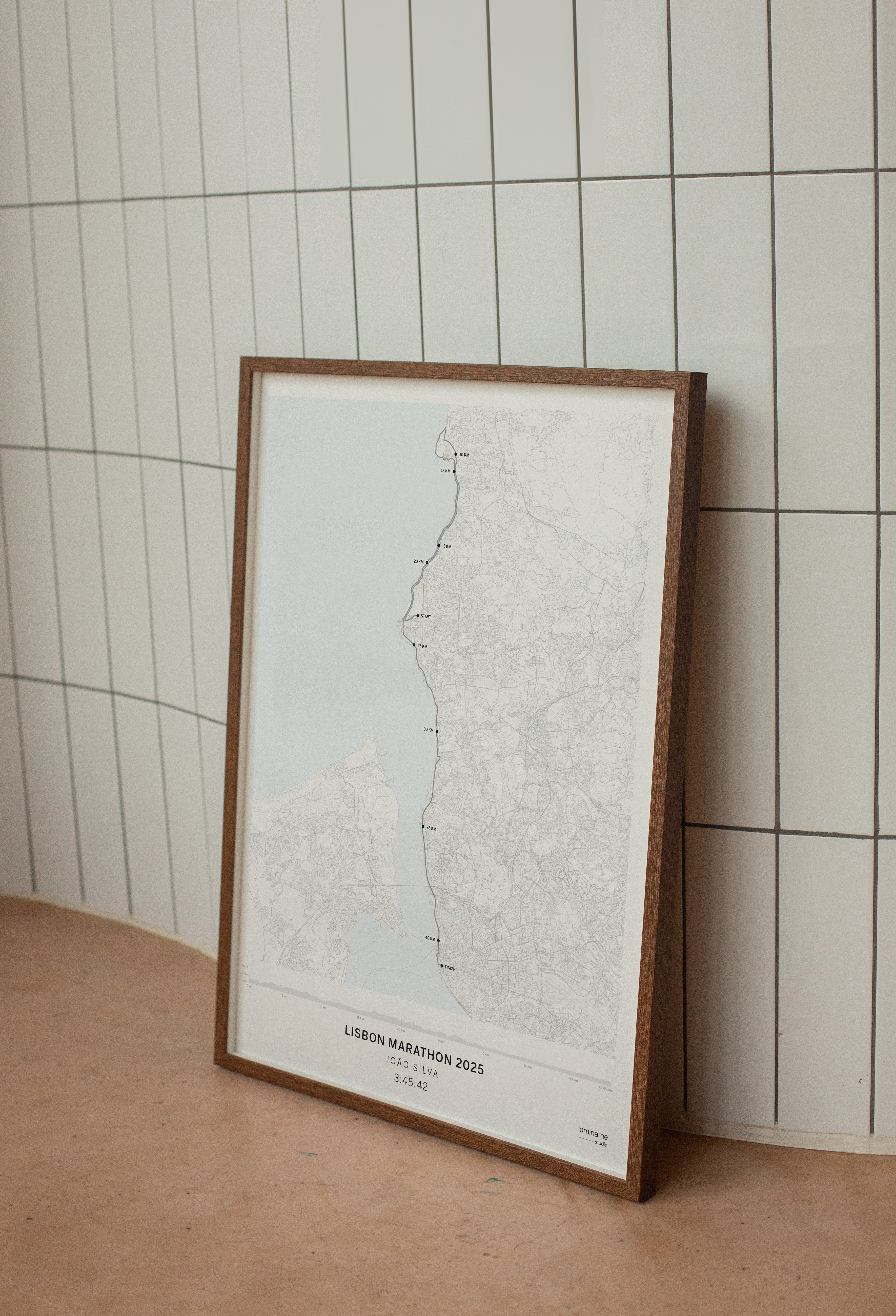 póster maratón lisboa personalizable con tu tiempo y dorsal